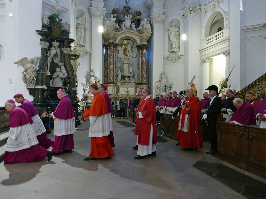 Abschlussvesper der Bischofskonferenz mit Austeilung des Bonifatiussegens (Foto: Karl-Franz Thiede)